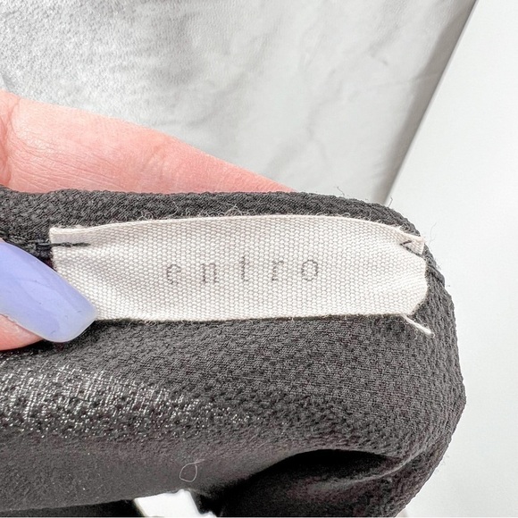 Entro black top with a tie on the front - Picture 4 of 5